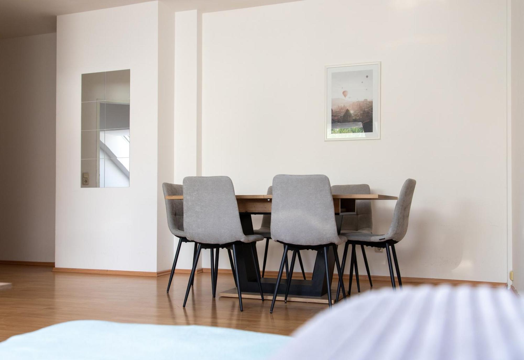 Schoene Wohnung Mit Parkplatz Im Zentrum Von Linz Exterior photo